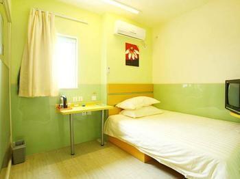 Home Inn Shanghai Shibei Industrial Park Changzhong Road Metro Station 保山 外观 照片